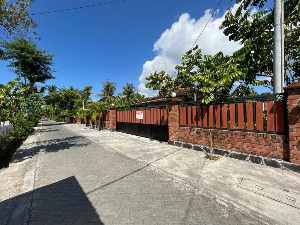 Capital O 92615 Villa Utama D'Alas Purwo Ringinpintu Zewnętrze zdjęcie